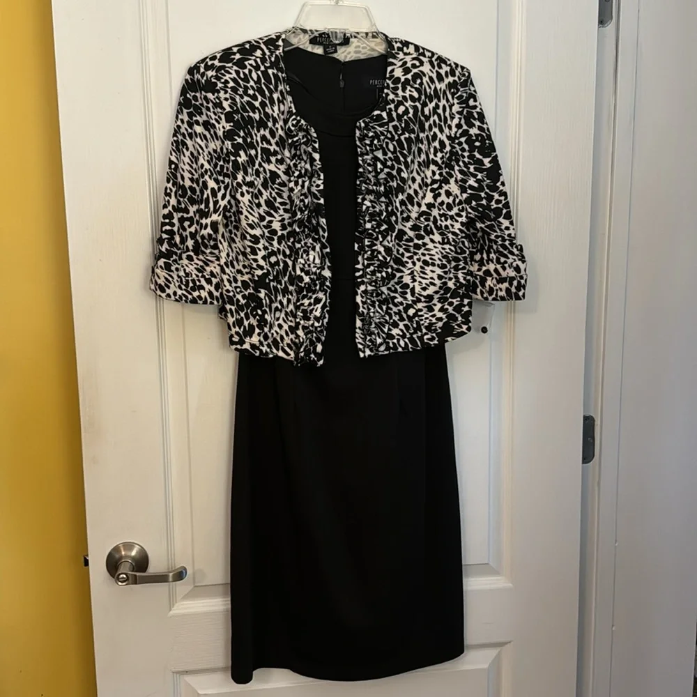 Dress. - Picture 2 of 4